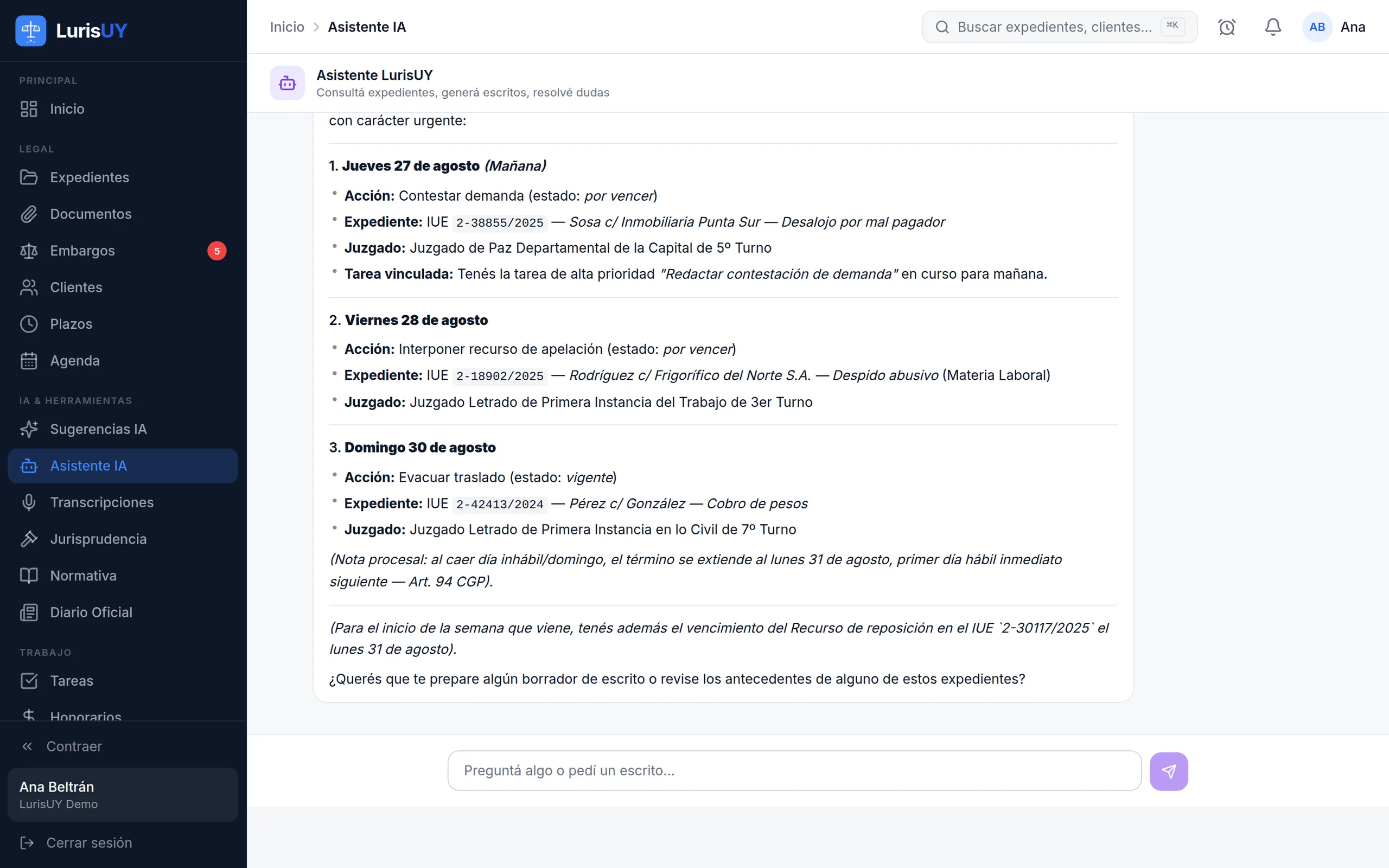 El asistente de LurisUY respondiendo qué plazos vencen esta semana: para cada uno el expediente, el juzgado y el estado, y la nota de que un vencimiento en domingo corre al lunes.